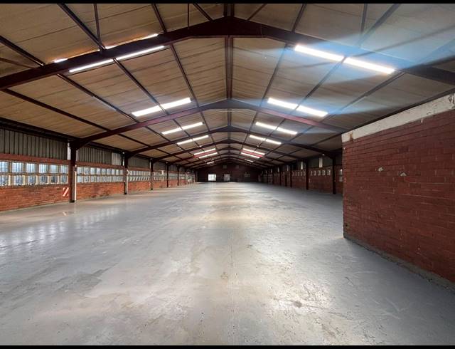 2,250M² WAREHOUSE TO LET IN PHOENIX INDUSTRIAL